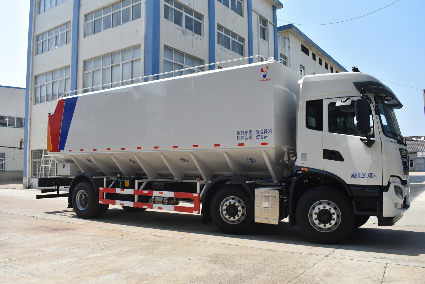 宏遠(yuǎn)30立方散裝飼料運(yùn)輸車(chē)車(chē)型